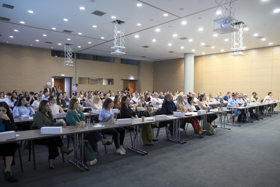 SLRN19 photo2