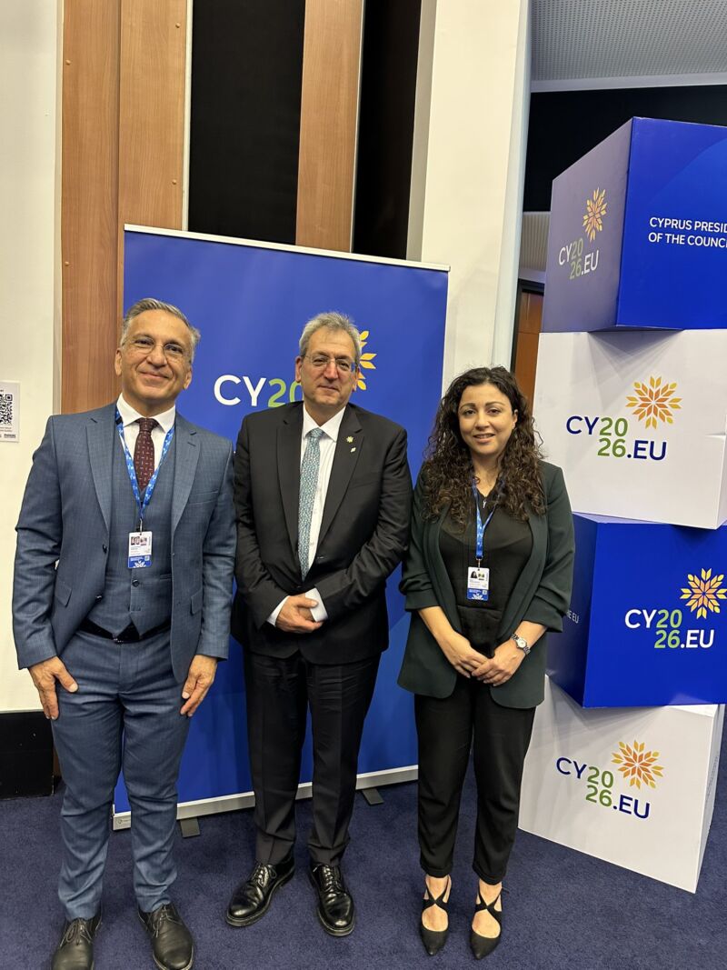 Image for the Tweet beginning: 👇🏼Με τον Υπουργό Εργασίας &amp;