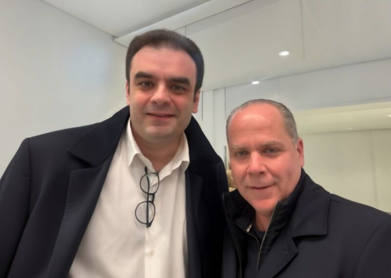 Image for the Tweet beginning: Πριν από λίγο, ο Πρόεδρος