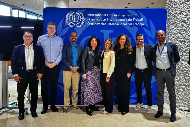 Image for the Tweet beginning: Over the past week (13–18